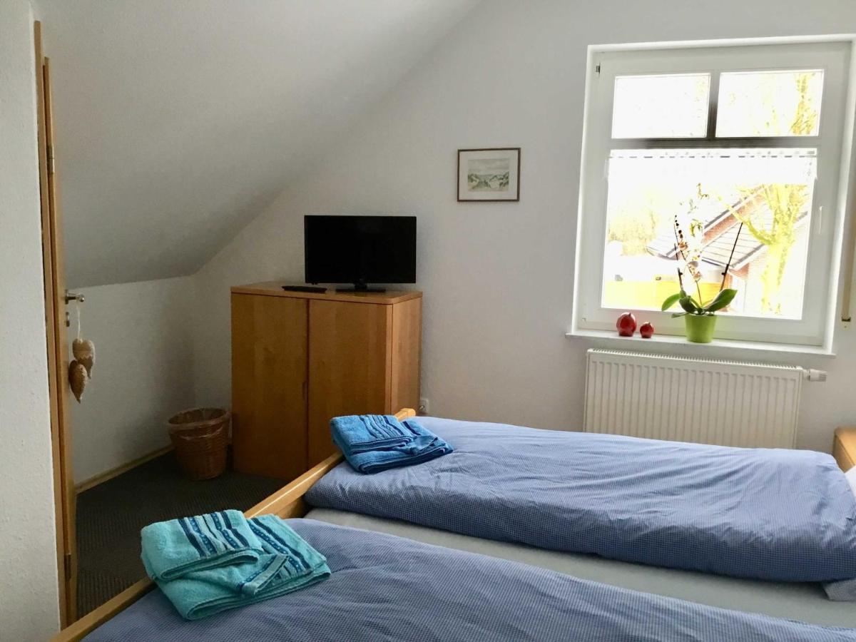 Ferienwohnung Rossis Nüst, 31516 Uplengen Exterior foto